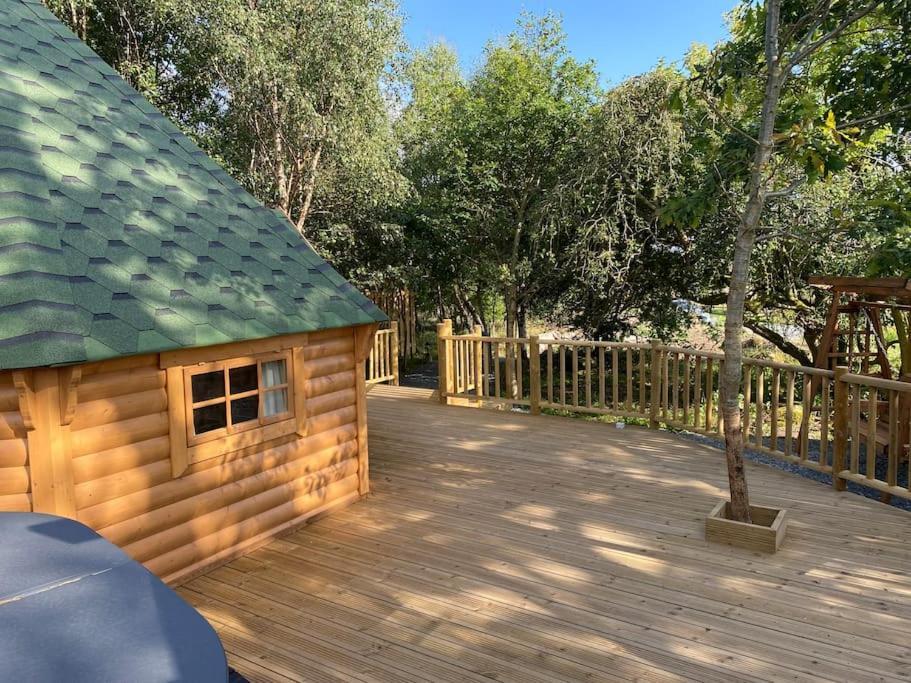 Craigshannoch Luxury 1 Bed Woodland Lodge Hot Tub Kintore Exterior foto